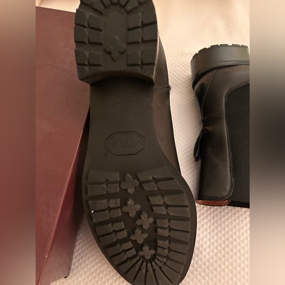 Cole Haan like new Indira Short Boot in black - women’s size 10. - Picture 5 of 5